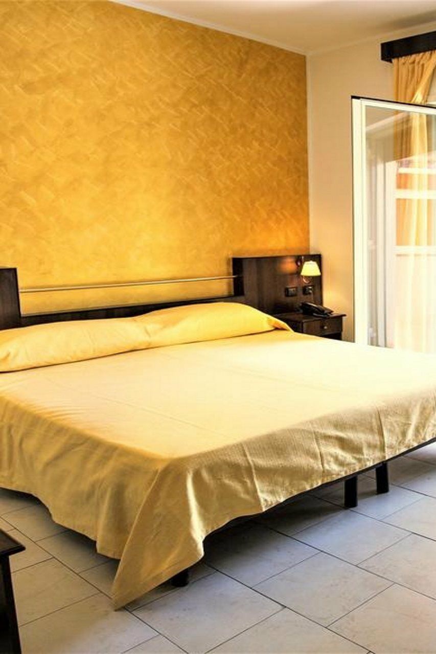 Hotel Marabel Sant'Alessio Siculo Eksteriør billede